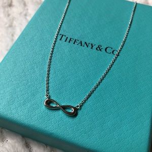 NEW Tiffany Infinity Pendant Necklace